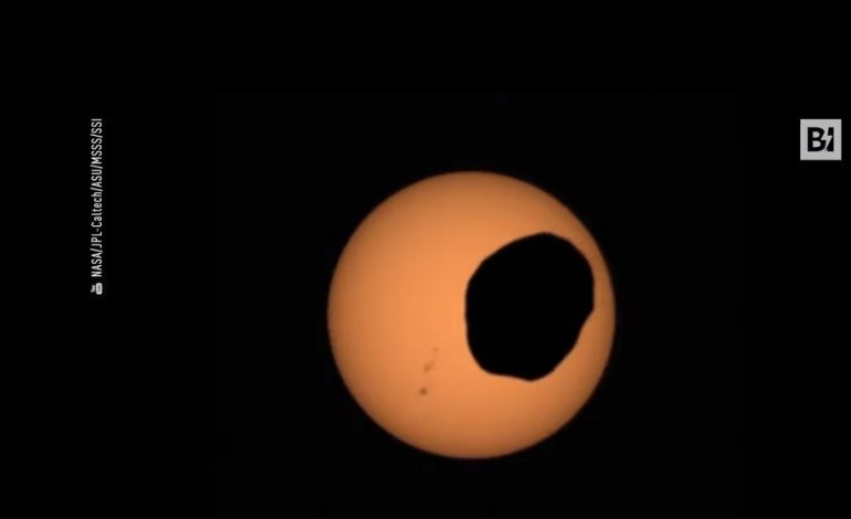 EKLIPSI I DIELLIT I PARË NGA MARSI/ Video spektakolare realizuar nga NASA