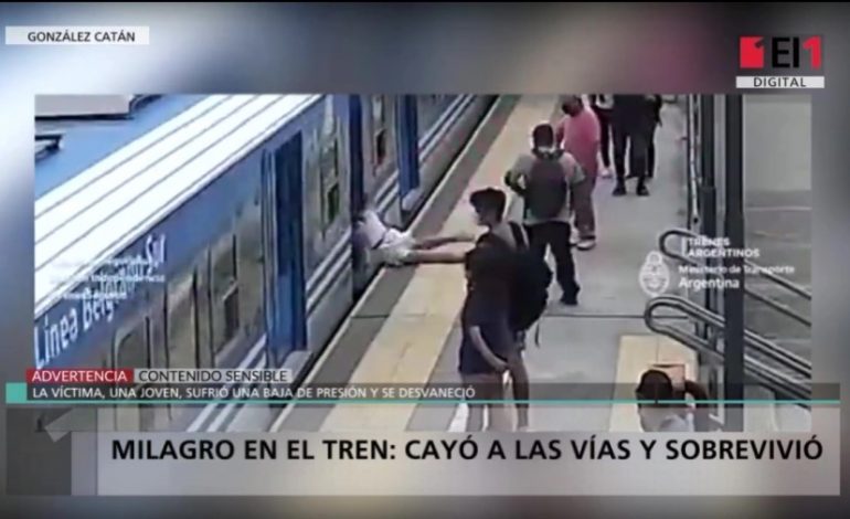 VIDEO E FRIKSHME/ Vajza e re humb ekuilibrin teksa pret trenin, shpëton mrekullisht nga vdekja