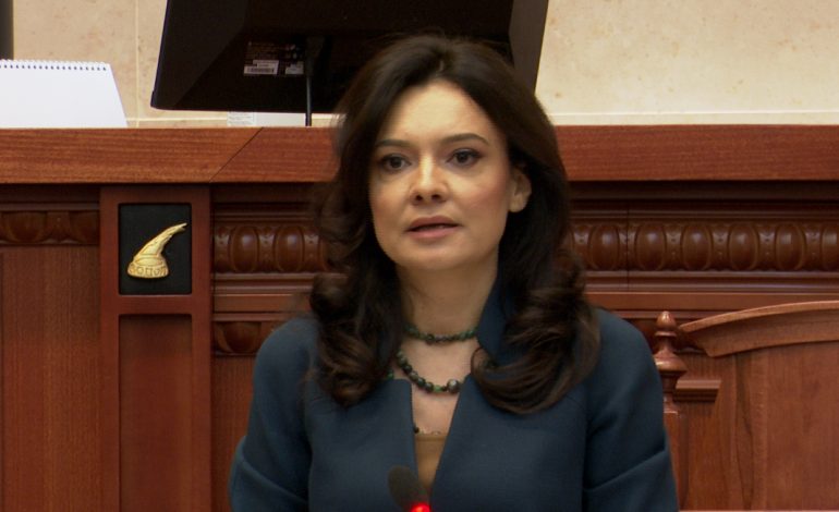 “PARTINË E MORE NË QAFË”/ Spiropali-Berishës: Politikani me gojën më të ndyrë që kanë pasur trevat shqiptare