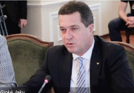 E FUNDIT/ Jep dorëheqjen prefekti i qarkut Lezhë