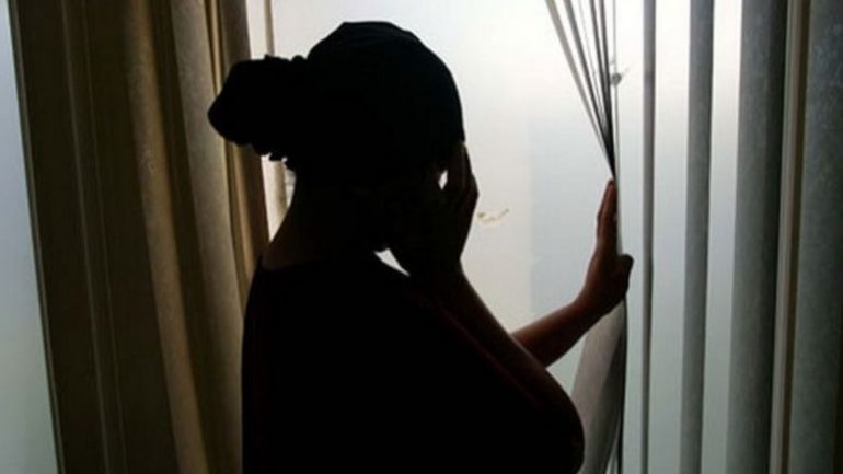 “ISHA 2 MUAJSHE SHTATZËNË”/ Rrëfimi i gruas që e dhunuan serbët gjatë luftës: Familja e burrit nuk më…