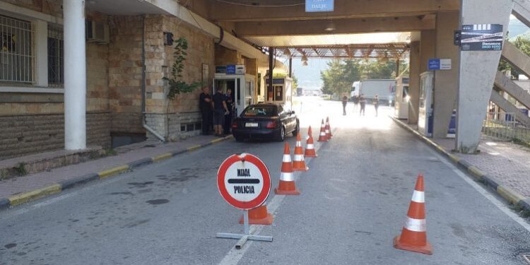 DETAJET/ Ishin shpallur në kërkim, arrestohen në doganën e Kapshticës dy persona