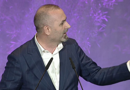 “REFORMIMI I PS NË ÇDO QELIZË”/ Manja propozon ndryshimet e reja në parti: Të fillojmë nga lart poshtë. Ja formula që duhet ndjekur