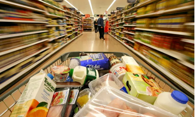 VARFËRIA NË RRITJE NË SERBI/ Çmimet e ushqimeve rriten me 15% në vetëm një muaj