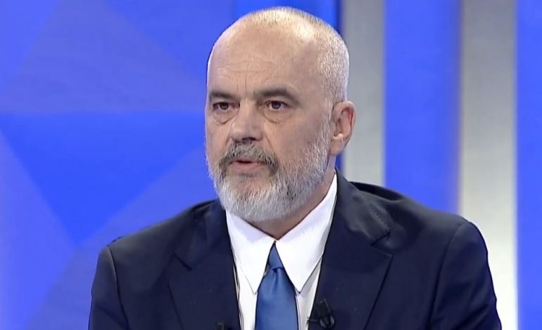 “NUK DEVIJOJ NGA RRUGA UNË”/ Rama: Jam dashnor i gjuhës shqipe dhe i gruas time. Nuk më hyn gjemb në këmbë