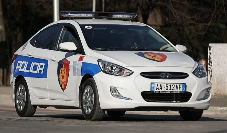 KËRCËNOI DHE I KËRKOI PARA 52-VJEÇARIT/ Arrestohet i riu në Lushnje, procedohet penalisht një tjetër