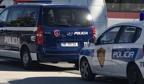 “PLAS” SHERRI NË NJË LOKAL NË TIRANË/ Plagoset me armë zjarri 39-vjeçari (EMRI)