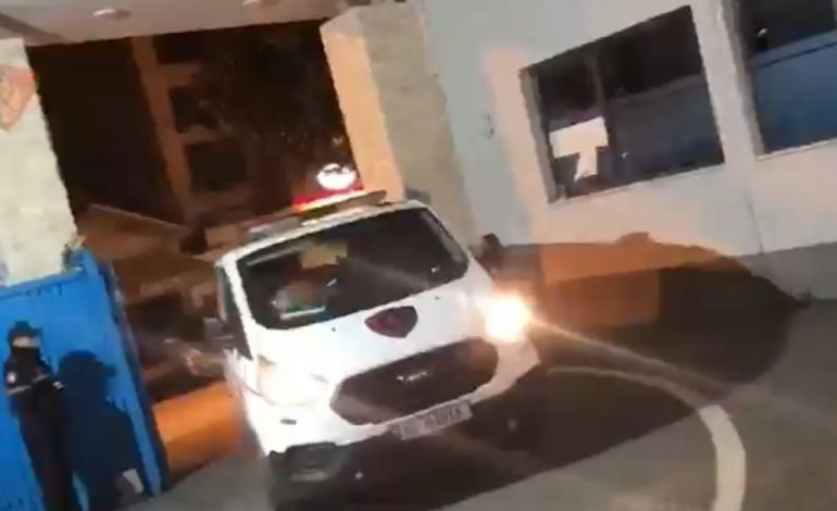 ATENTAT ME ARMË ZJARRI NË AUTOSTRADËN TIRANË-DURRËS/ Gjendet i pajetë brenda mjetit 35-vjeçari