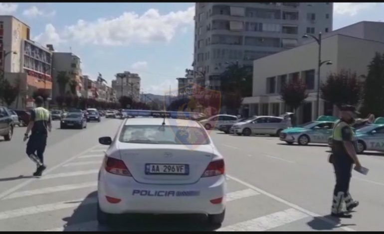 E RËNDË/ Motorkorrësja përmbyset në vaskat e peshkut në Fier, humb jetën 50-vjeçari