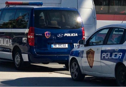 “ME KËTË MAKINË LËVIZIN HAJDUTË…”/ Telefonata që ngriti në këmbë Policinë pak para mesnate në Tiranë, kush janë të arrestuarit