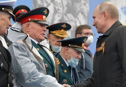 TËRHEQJA NGA KIEVI DHE PËRQËNDRIMI NË LINDJE/ Inteligjenca amerikane zbulon planin e Putinit: Do të shpallë fitoren në Ukrainë më 9 maj…
