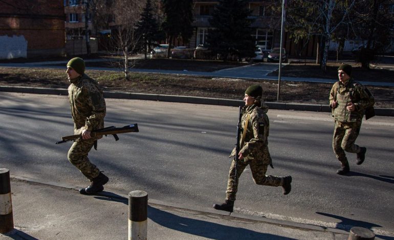 RUSËT NUK NJOHIN MËSHIRËN/ Nisin bombardimet në qytetin e dytë më të madh të Ukrainës, ka të vdekur