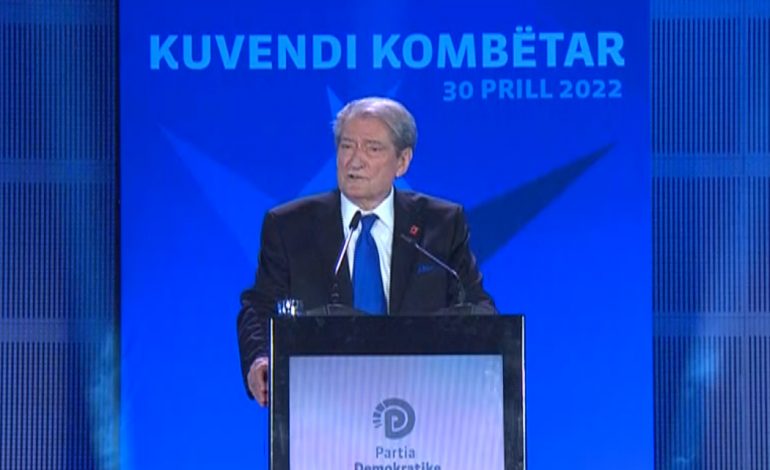 KUVENDI I 30 PRILLIT/ Berisha e nis me falënderime dhe mesazh themeluesve të PD: Koha ju thërret sot