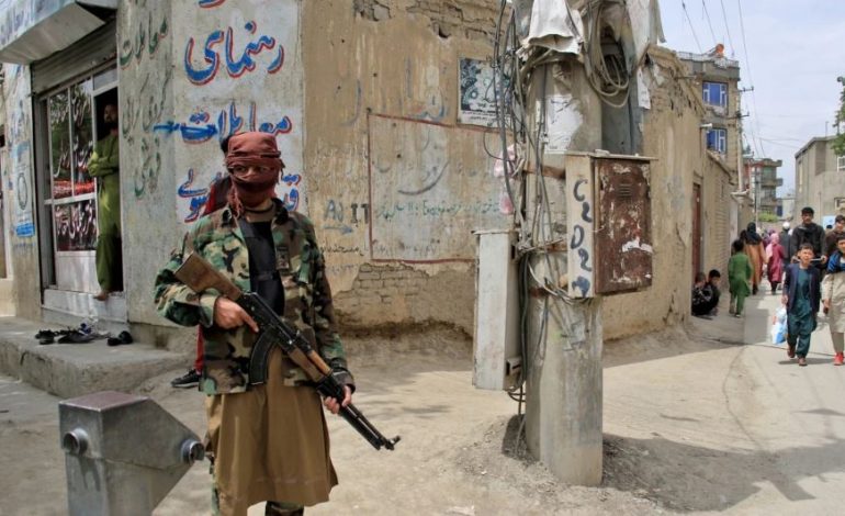 PËRGJAKET MUAJI I RAMAZANIT/ Sulm terrorist në një xhami në Afganistan, 33 besimtarë humbin jetën teksa bënin lutjen e të premtes
