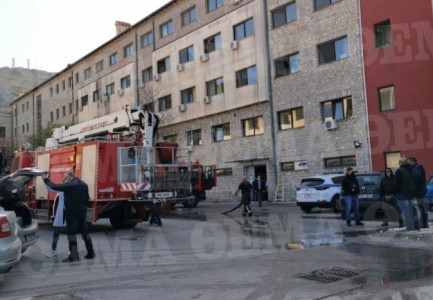 SHPËRTHEN NË FLAKË SPITALI COVID NË GREQI/ Gjendet i karbonizuar një pacient. Ende nuk dihet fati i 20-të të shtruarve të tjerë