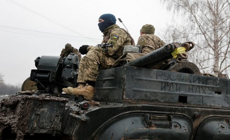 NUK NDALIN SULMET/ Inteligjenca ushtarake britanike: Rusia është përqendruar në juglindje të Ukrainës