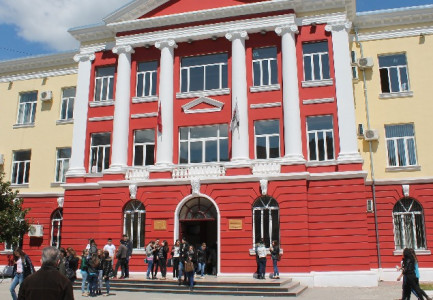 TKURRET SËRISH UNIVERSITETI I TIRANËS/ Ja kuotat për 2022-2023 dhe degët në rrezik