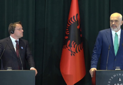 NGA LUFTA NË UKRAINË E DERI TEK INTEGRIMI/ Rama zbardh bisedën me Komisionerin Varhelyi: Qëndrimi ynë është që…
