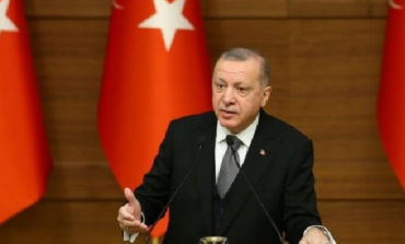 TELEFONON ZELENSKYN/ Erdogan: Turqia ofrohet si ndërmjetëse e negociatave