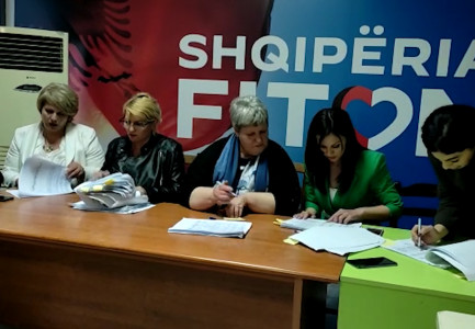 ZGJEDHJET E KOMISIONIT TË RITHEMELIMIT/ Shpallen fituesit për dy degët në Tiranë dhe Paskuqan (EMRAT)
