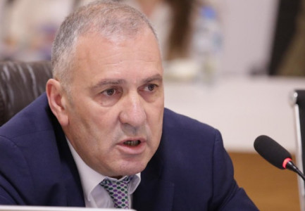 “A NDIHENI TË PRESIONUAR NGA POLITIKA?” Arben Kraja flet pas deklaratave të kryeministrit Rama