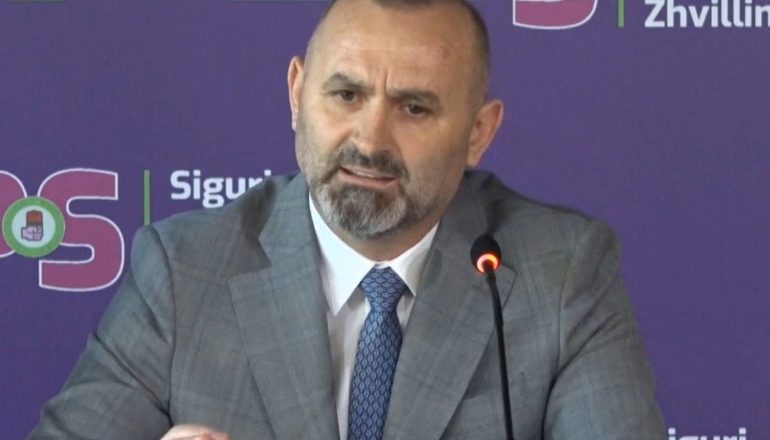 REVOLTOHET KEQ ME NDJEKËSIN/ Ulsi Manja: Shumadin zeza, je gjakpërzier! Më dukesh si ata që nuk i kanë dashur…