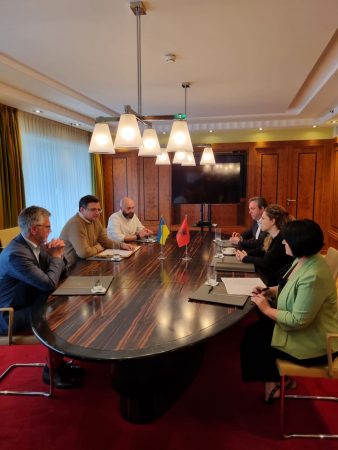 TAKIM ME HOMOLOGUN KULEBA/ Xhaçka: Ukraina dhe Ballkani Perëndimor meritojnë një perspektivë të qartë evropiane
