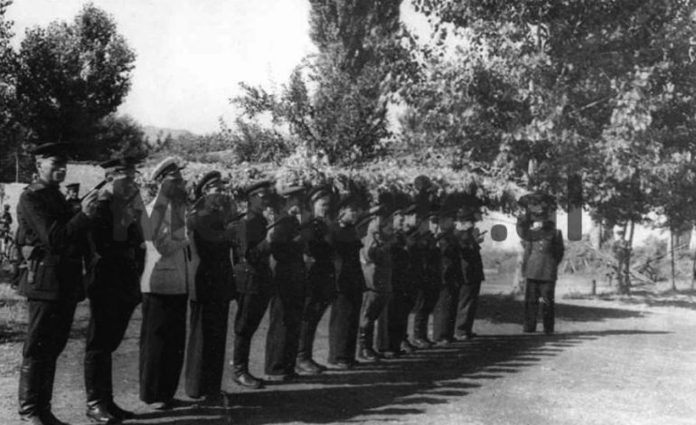 DOSSIER/ Relacioni sekret i kolonelit të Sigurimit: Në kampin e Çermës, emigranti L.J., nga Dibra e Madhe, me pseudonimin…