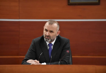 “TË BURGOSURIT MË KANË DËRGUAR ANKESA”/ Paralajmëron Manja: Problem në burgje në disa raste janë drejtuesit…