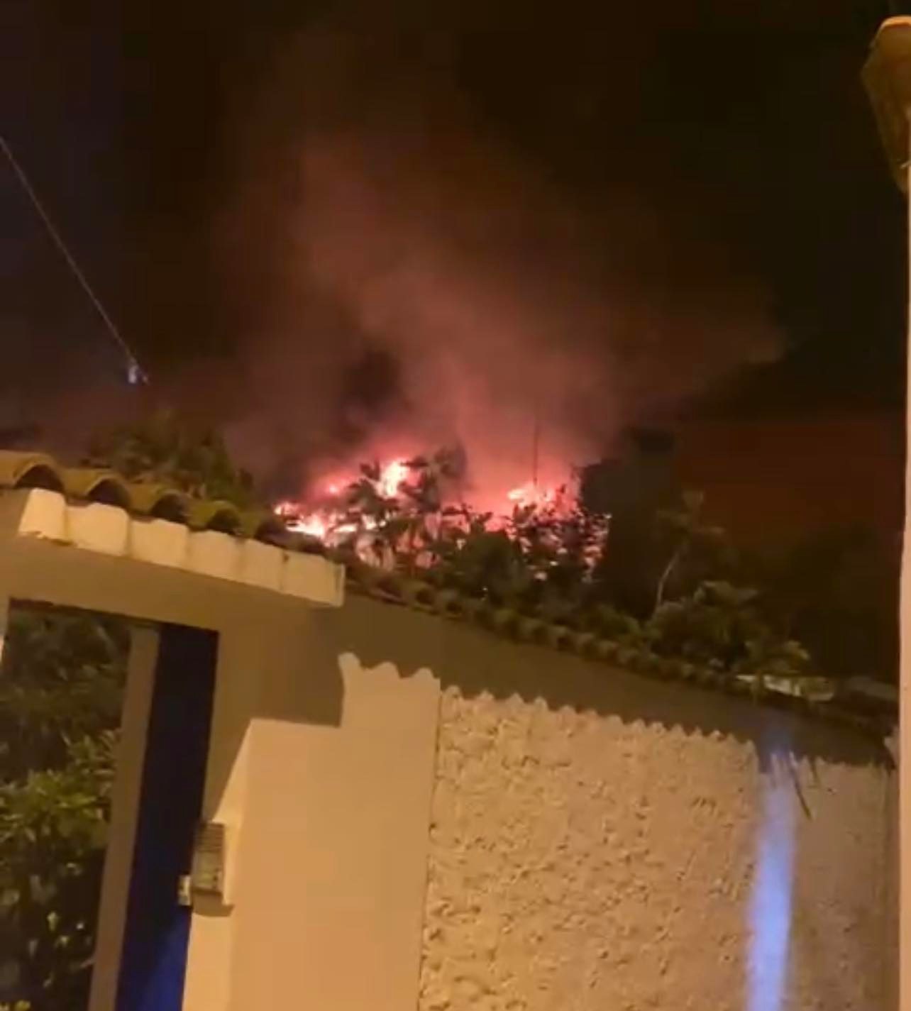 PAMJET E FUNDIT!  Zjarr i madh te “Selvia” në Tiranë, përfshihen nga flakët dy banesa private
