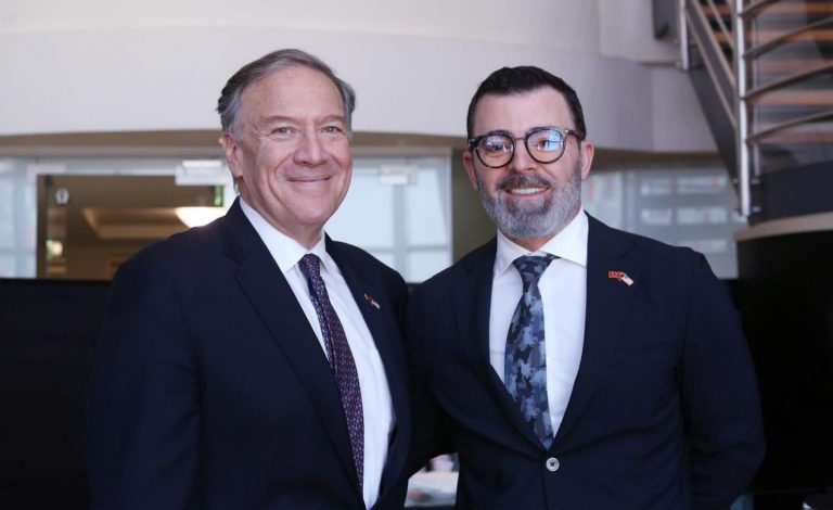 SHOQËROI POMPEON/ Hyseni: Vizita nuk ka pasur lidhje me çështje të caktuara. Mesazhet politike..