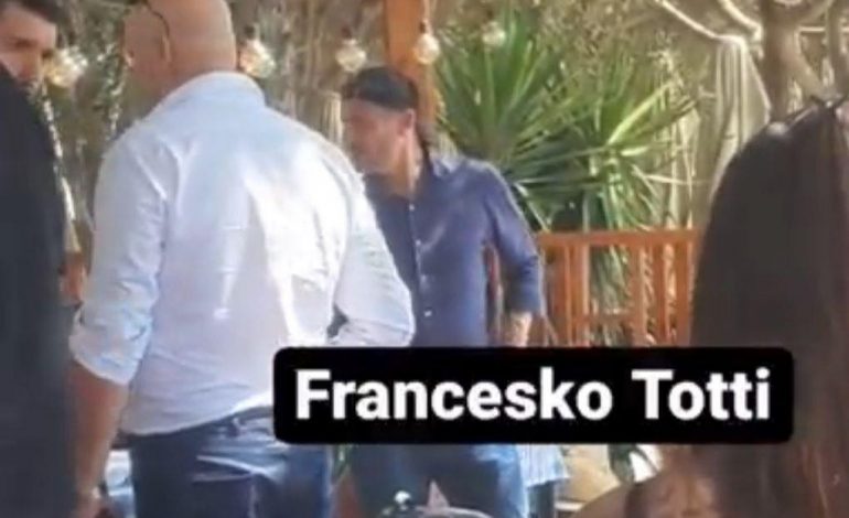 FINALJA/ Del FOTO, legjenda Totti në Tiranë. Ndodhet pranë…