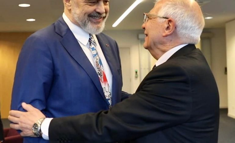 RAMA NË BRUKSEL/ Takon shefin e diplomacisë europiane Josep Borrell! Ja momenti kur shtrëngojnë duart të buzëqeshur