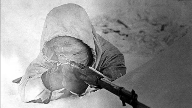 “VDEKJA E BARDHË”/ Njihuni me snajperin finlandez që u kthye në tmerrin e ushtarëve rusë