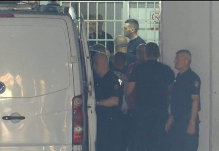 “EDHE PËR TË RREGULLUAR DHËMBËT E KAM…”/ Xhixha paralajmëron të bëhet i penduar: Dumani kishte prokurorë në SPAK që e mbështesnin