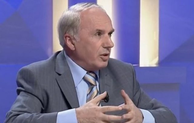 REPLIKON ME BERISHËN/ Preç Zogaj: Je mjeran e mosmirënjohës, e harrove kur të ka gjetur të…