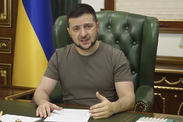 UKRAINA NUK TËRHIQET/ Zelensky: Donbasi do të jetë përsëri i yni