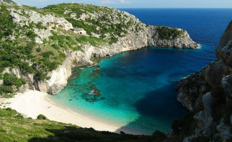 NDODH SËRISH/ U nisën në drejtim të Karaburunit, humbin turistët francezë në Vlorë