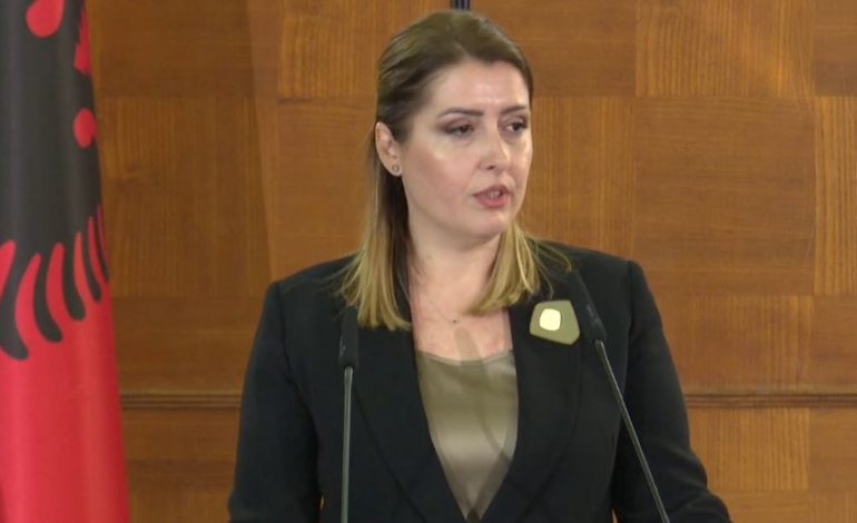 PRINDËRIT E TYRE HUMBËN JETËN NË KRYE TË DETYRËS/ Manastirliu: 11 fëmijë marrin statusin “Fëmijë në përkujdesje të Republikës”
