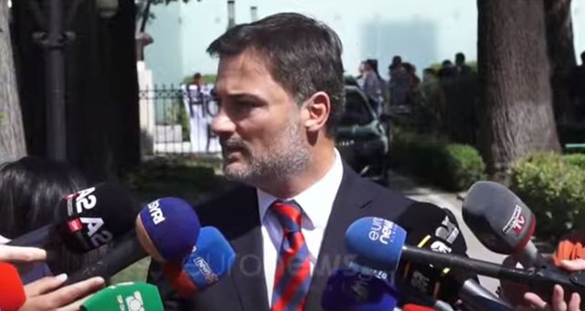 EMRAT/ 21 deputetë të PD i përgjigjen thirrjes së Alibeajt