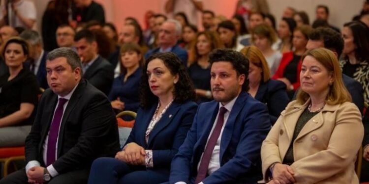 “BALLKANI I HAPUR”/ Përplasen Osmani dhe Abazoviç. I përmendin njëri tjetrit, Milosheviçin, Zelenskyn e Putinin
