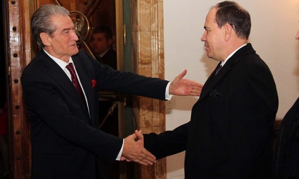 NDARJA NGA JETA E ISH-PRESIDENTIT NISHANI/ Berisha mesazh ngushëllimi: Dielli perëndoi përgjithmonë…