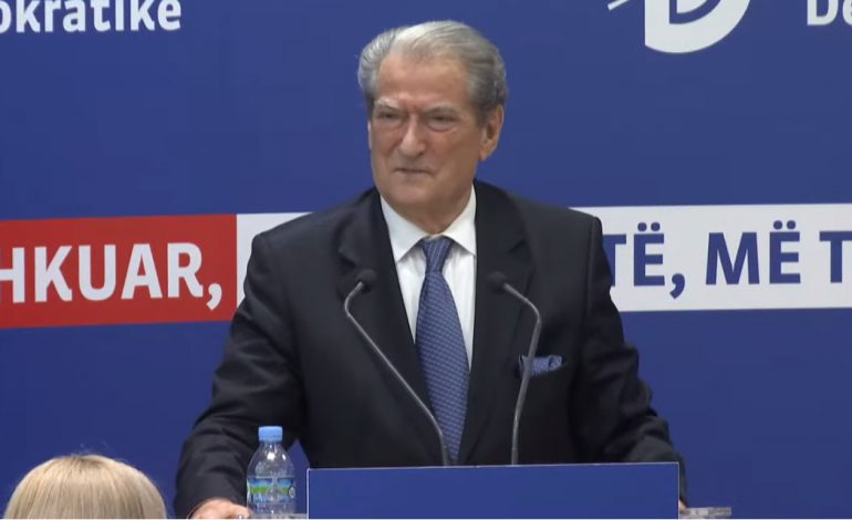 “JANË 2 SEMUNDJE…”/ Berisha gjen “diagnozën” e krizës brenda PD-së: Antidodi është…