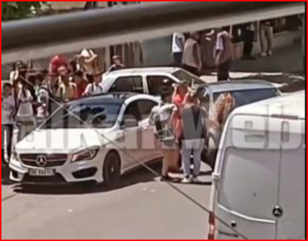 AKSIDENT I RËNDË/ Përplasen 3 makina në Tiranë (FOTO)