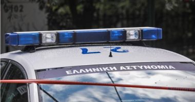 TRAGJEDI NË GREQI/ Burri mbyt gruan për xhelozi, merr policinë në telefon: E vrava