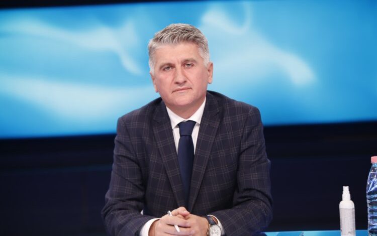“TË TJERAT FOLKLOR”/ Gjekmarkaj bën identikitin e presidentit të ri: Ja dy kriteret që duhet të plotësojë