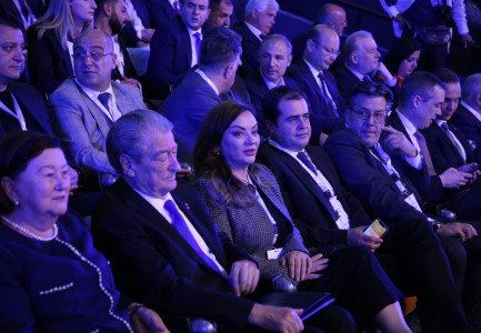 ZGJEDHJET PËR KREUN E PD/ Komisioni i Rithemelimit shpall katër ditë afat për kandidatët. Ja dokumentet që duhen