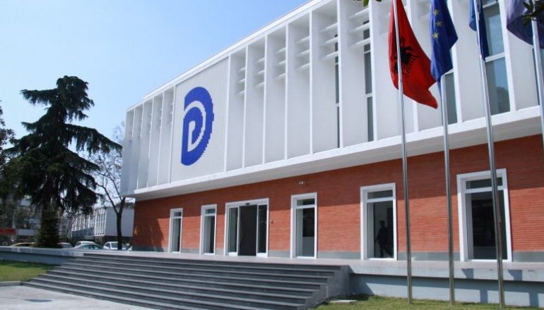 MBLIDHET SOT KËSHILLI KOMBËTAR I PD/ Thellohet përplasja mes palëve