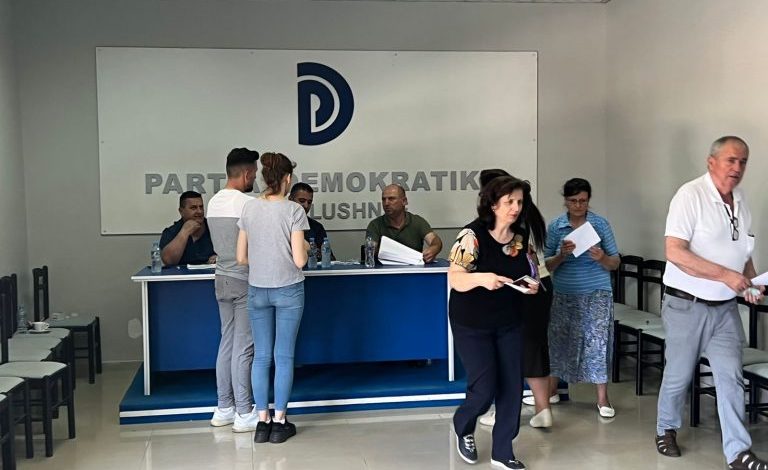 ZGJEDHJET PËR KREUN E PD/ Tirana me pjesëmarrjen më të lartë, Fieri i dyti, ja sa anëtarë kanë votuar deri në 13:00