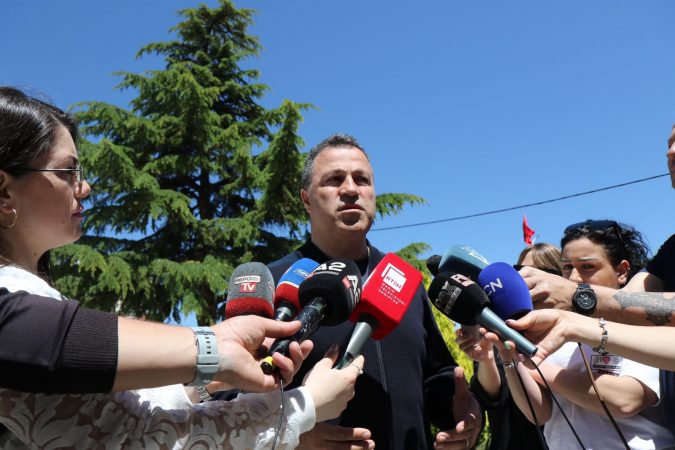 “SHQIPËRIA DO ARMATOSET ME SISTEMIN ANTITANK”/ Ministri Peleshi: S’ka vend për panik, ne na mbron NATO